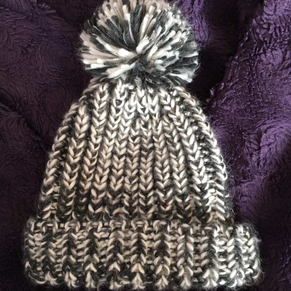 Pom Pom Beanie